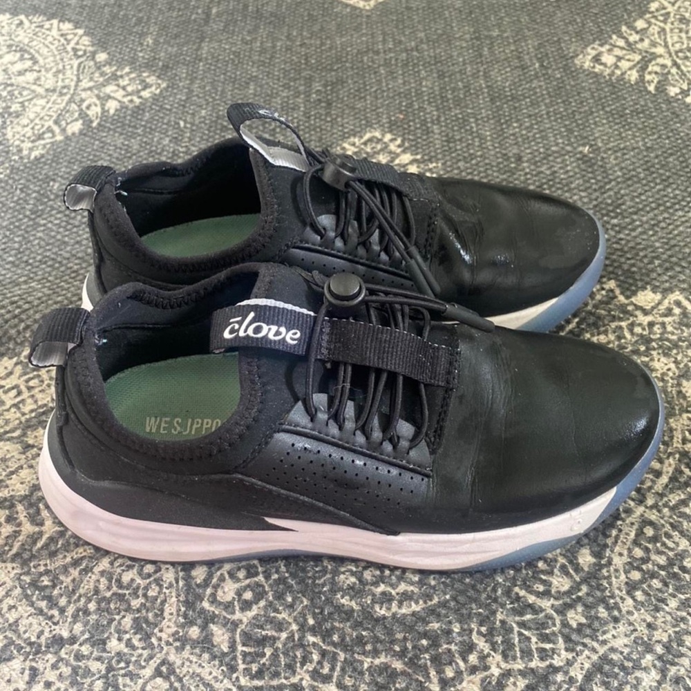 Women’s Clove Shoes- Size 5